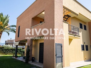 Villa in Vendita a Roma, 729'000€, 380 m²