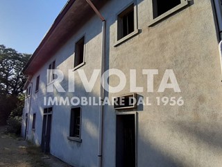Villa in Vendita a Canepina, 260'000€, 260 m²