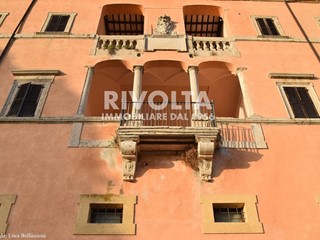 Casa Indipendente in Vendita a Collevecchio, 1'760'000&euro;, 800 m²