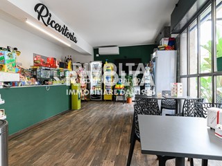 Attività commerciale in Vendita a Roma, 110'000€, 90 m²