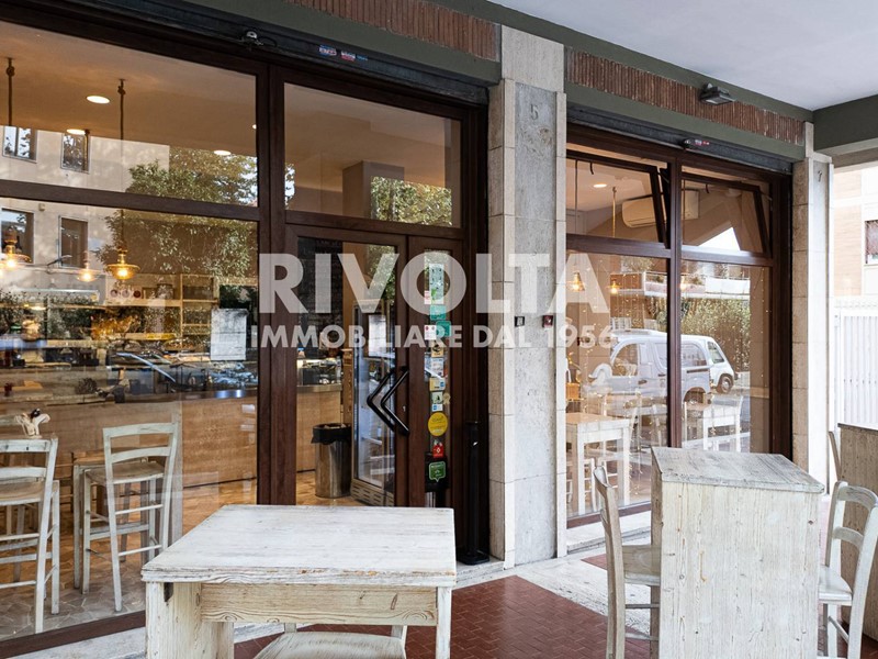 Attività commerciale in Vendita a Roma, 160'000€, 70 m²
