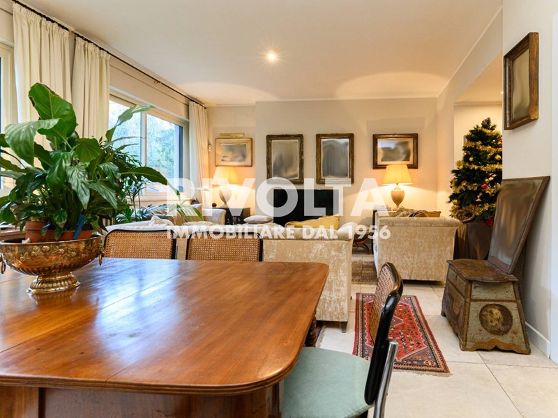 Appartamento in Vendita a Roma, 385'000€, 160 m²