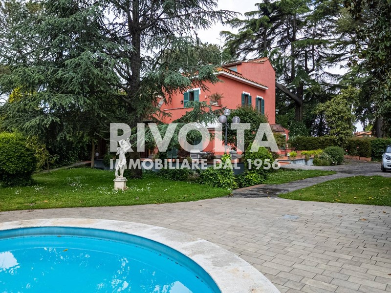 Villa in Vendita a Roma, 3'080'000€, 500 m²