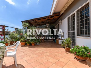 Attico in Vendita a Roma, 990'000€, 170 m²