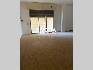 Immobile commerciale in Vendita a Magliano de' Marsi, 85'000€, 100 m²