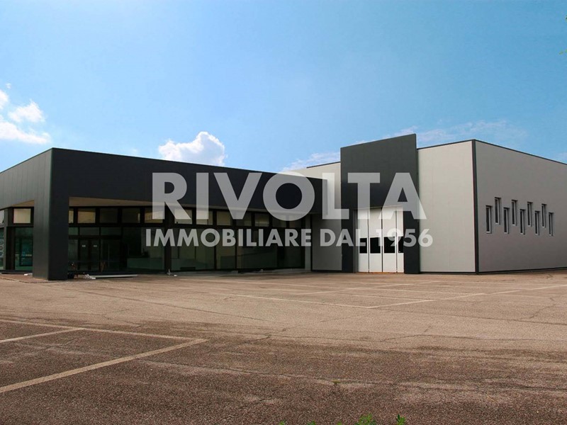 Magazzino in Affitto a Roma, 32'000€, 4600 m²