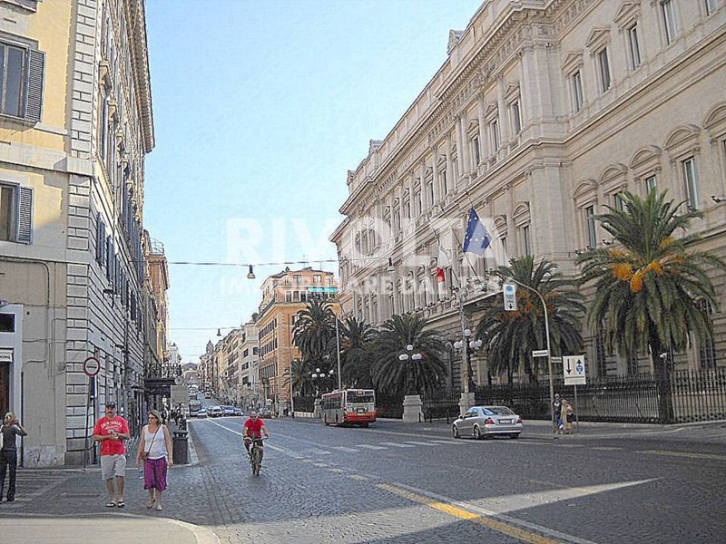 Immobile commerciale in Affitto a Roma, 20'000&euro;, 250 m²