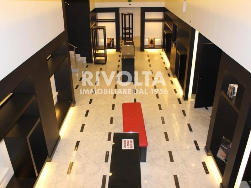Immobile commerciale in Affitto a Roma, 20'000&euro;, 450 m²