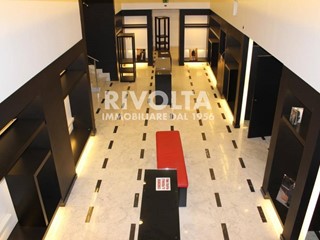 Immobile commerciale in Affitto a Roma, 20'000&euro;, 450 m²
