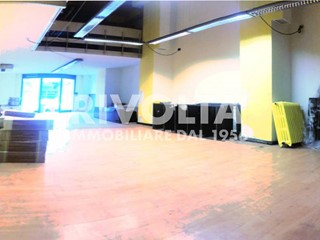 Immobile commerciale in Affitto a Roma, 11'000&euro;, 200 m²