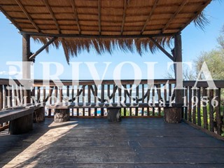 Villa in Affitto a Sabaudia, 3'500€, 380 m²