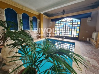 Villa in Vendita a Rieti, 900 m²