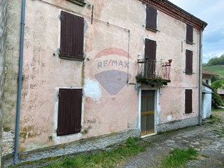 Rustico in Vendita a Pellegrino Parmense, 48'000&euro;, 460 m²