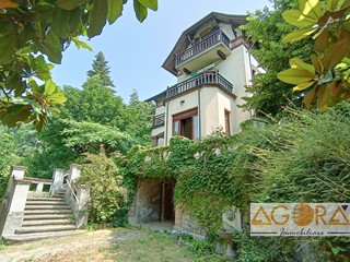 Villa in Vendita a Tortona, 520'000€, 315 m²