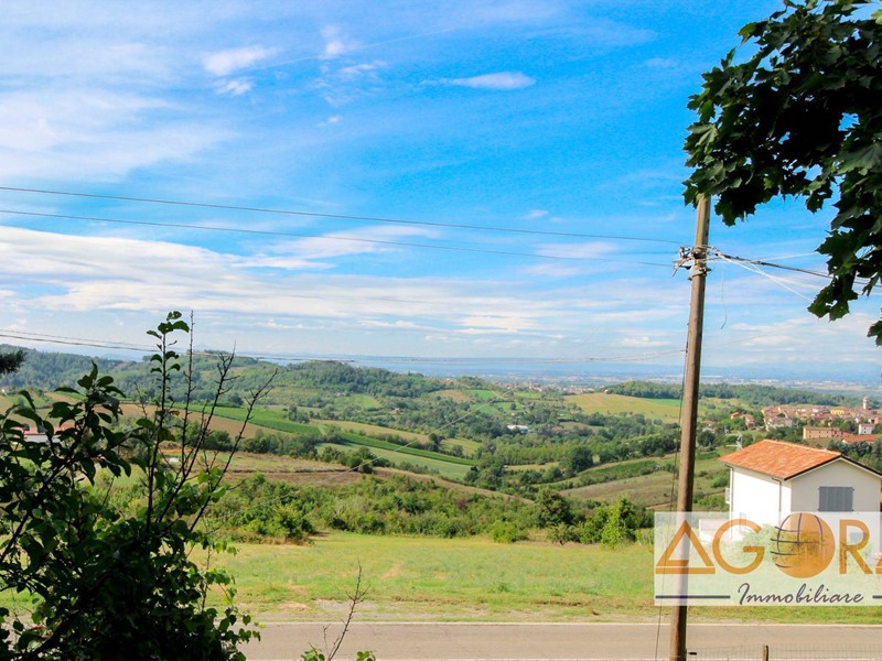 Casa Indipendente in Vendita a Tortona, 130'000€, 151 m², con Box