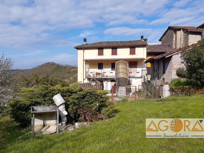 Casa Indipendente in Vendita a Avolasca, 55'000€, 185 m²
