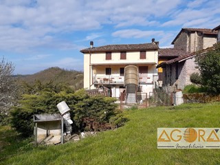 Casa Indipendente in Vendita a Avolasca, 55'000€, 185 m²