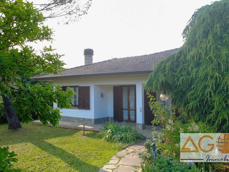 Villa in Vendita a Tortona, 295'000€, 203 m²