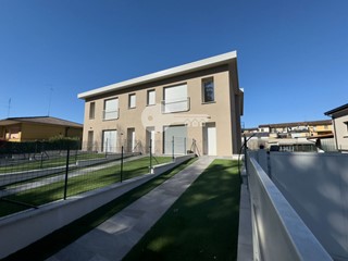 Quadrilocale in Vendita a Manerbio, 330'000€, 175 m²