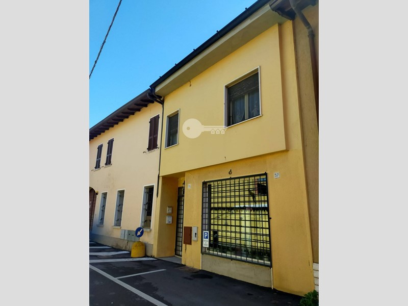 Negozio in Vendita a Ghedi, 50'000€, 60 m²