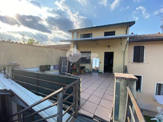 Trilocale in Vendita a Ghedi, 110'000€, 105 m²