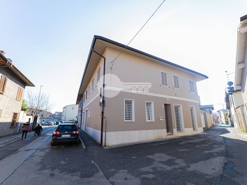 Trilocale in Vendita a Ghedi, 145'000€, 105 m²