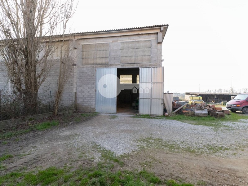 Magazzino in Vendita a Pralboino, 130'000€, 120 m²