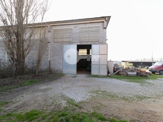 Magazzino in Vendita a Pralboino, 130'000€, 120 m²