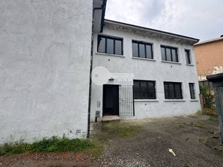 Casa Indipendente in Vendita a Manerbio, 89'000€, 125 m²