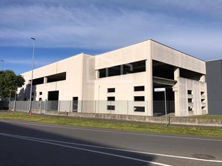 Capannone in Vendita a Poncarale, 470'000€, 1461 m²