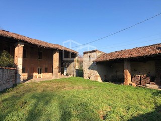 Rustico in Vendita a Montirone, 107'000€, 200 m²