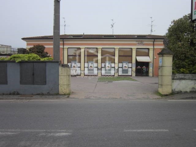 Immobile commerciale in Vendita a Offlaga, 421 m²