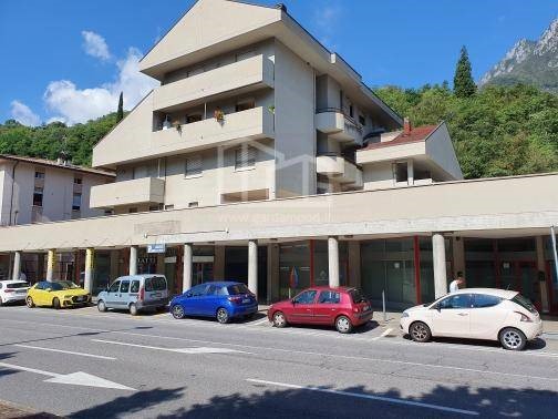Immobile commerciale in Vendita a Darfo Boario Terme, 110'000€, 98 m²