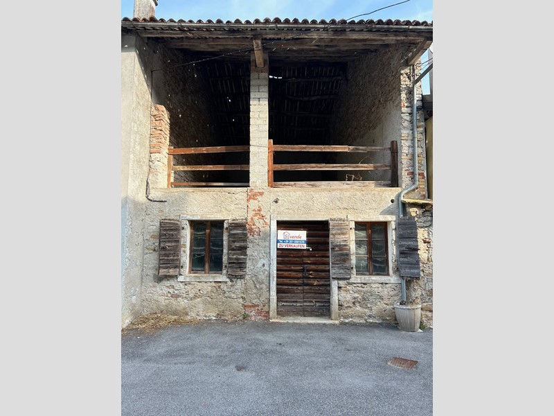 Rustico in Vendita a Borgo Valbelluna, 12'000€, 80 m²