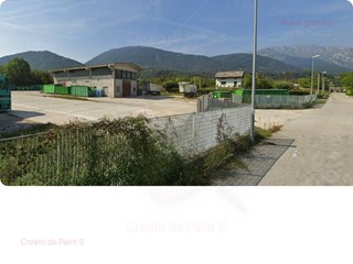 Capannone in Vendita a Feltre, 300'000€, 6000 m²
