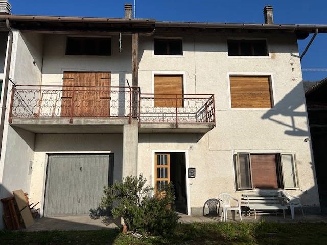Casa Semi Indipendente in Vendita a Cesiomaggiore, 67'000€, 200 m²