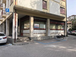 Immobile commerciale in Vendita a Feltre, 85'000€, 132 m²