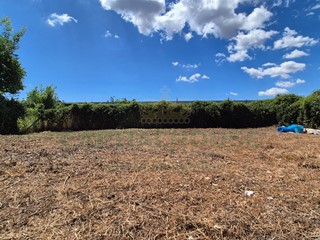 Terreno edificabile in Vendita a Marcianise, 73'000€, 855 m²