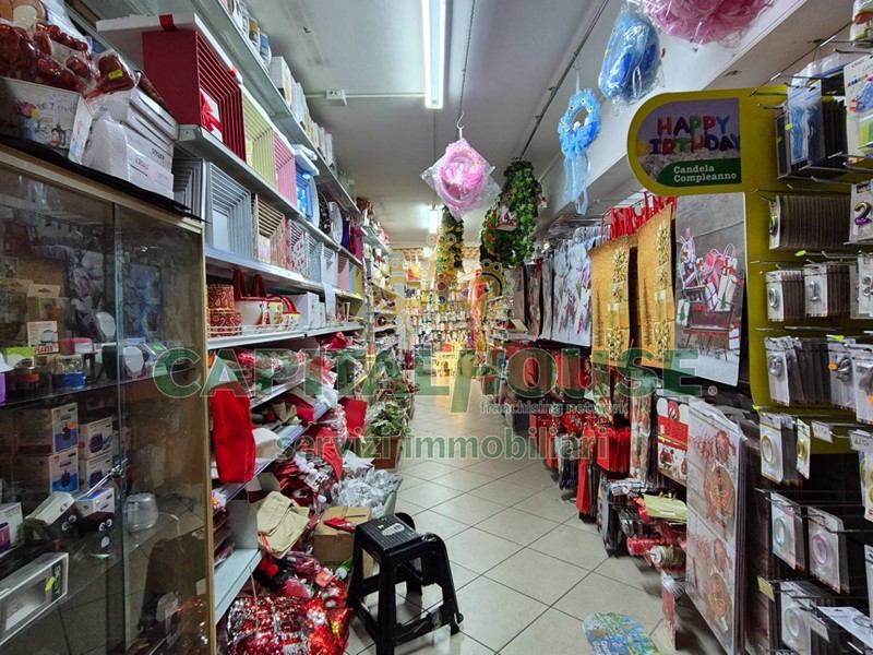 Immobile commerciale in Vendita a Portico di Caserta, 887'475€, 652 m²