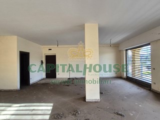 Immobile commerciale in Vendita a Portico di Caserta, 136'512€, 150 m²