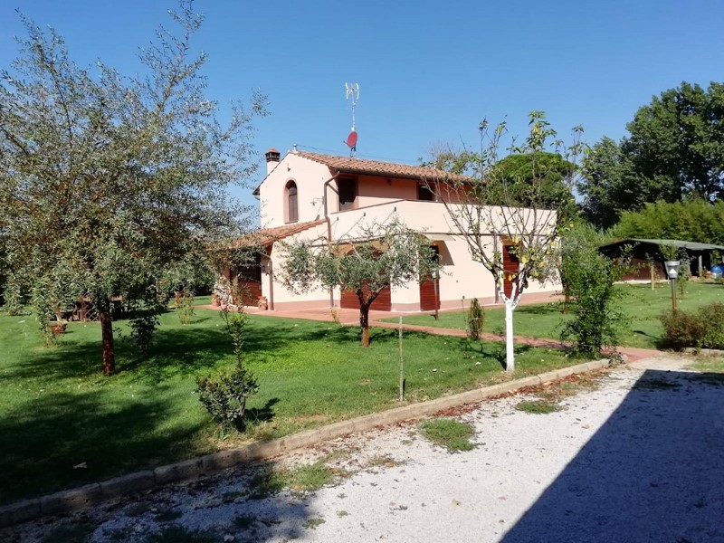 Casa Indipendente in Vendita a Castelfiorentino, 500'000&euro;, 239 m²