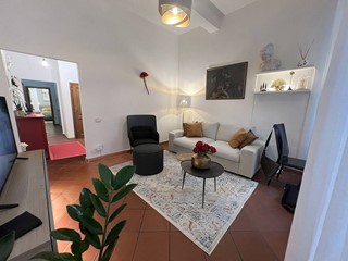Appartamento in Affitto a Firenze, 2'500&euro;, 90 m²
