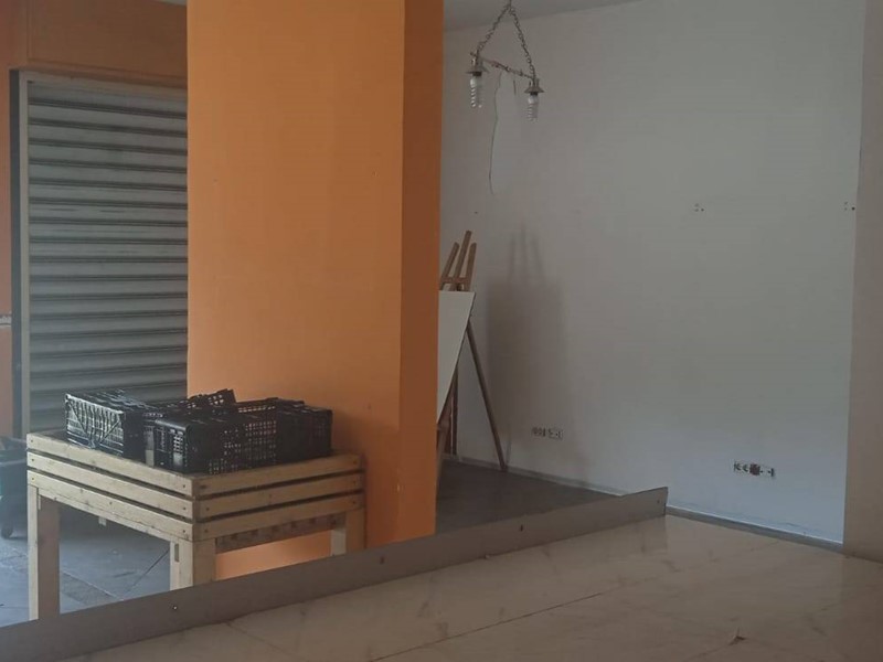 Attività commerciale in Affitto a Firenze, 900€, 62 m²