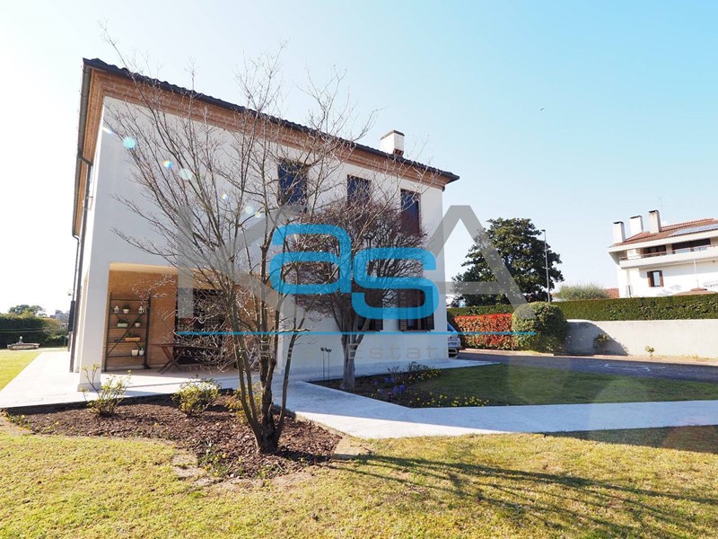 Casa Indipendente in Vendita a Quinto di Treviso, 450'000€, 270 m²