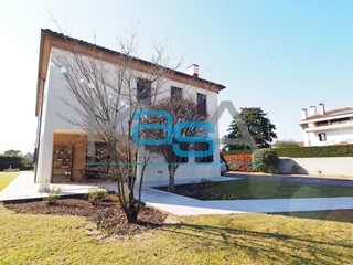 Casa Indipendente in Vendita a Quinto di Treviso, 450'000€, 270 m²