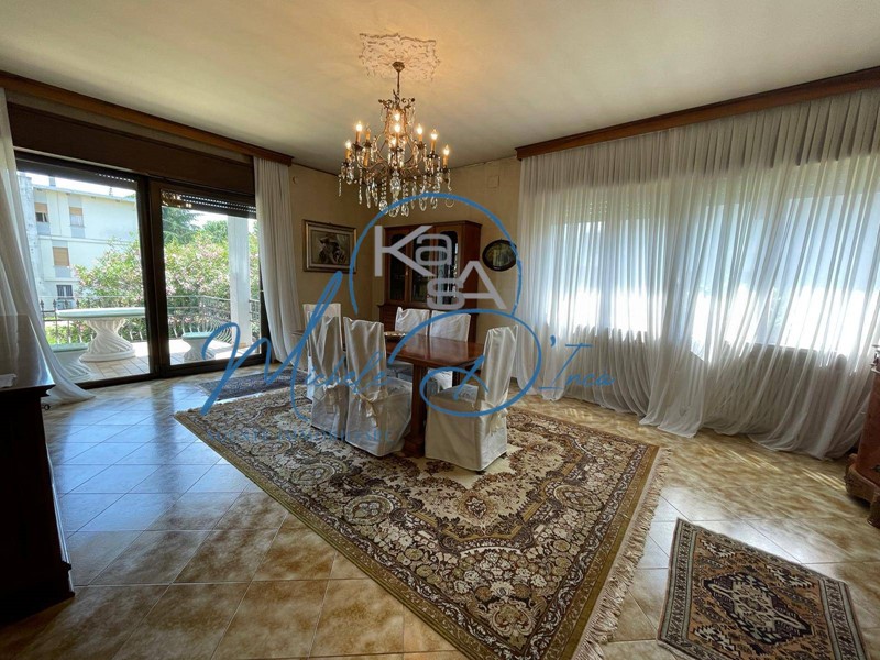 Casa Indipendente in Vendita a Treviso, 495'000€, 440 m²