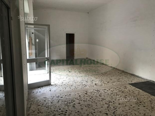 Immobile commerciale in Affitto a Santa Maria Capua Vetere, 200€, 20 m²