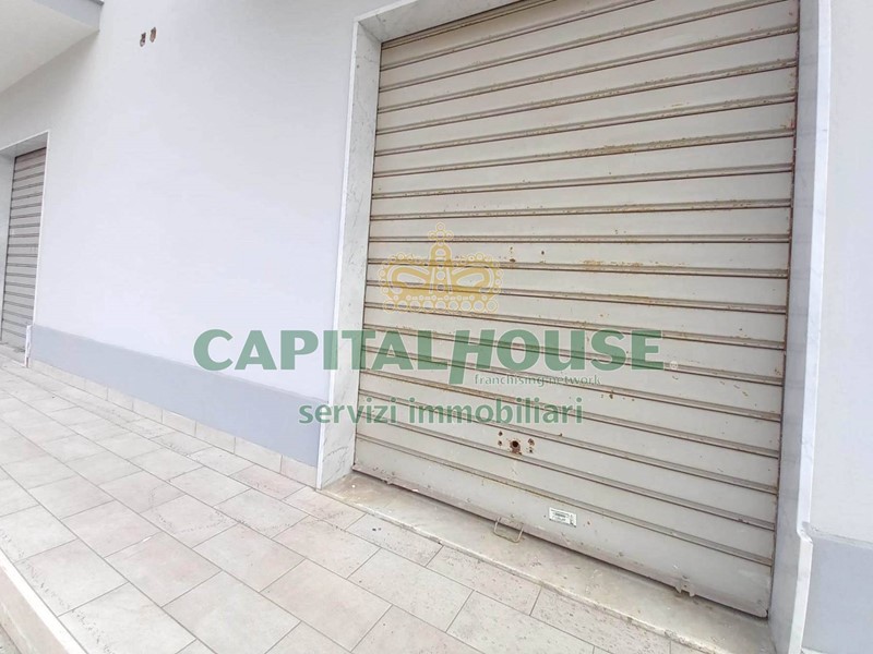 Immobile commerciale in Affitto a Capua, 400€, 100 m²