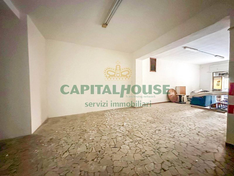 Magazzino in Vendita a Capua, 25'000€, 150 m²