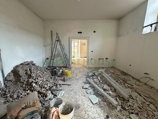 Trilocale in Vendita a Capua, 73'000€, 130 m²